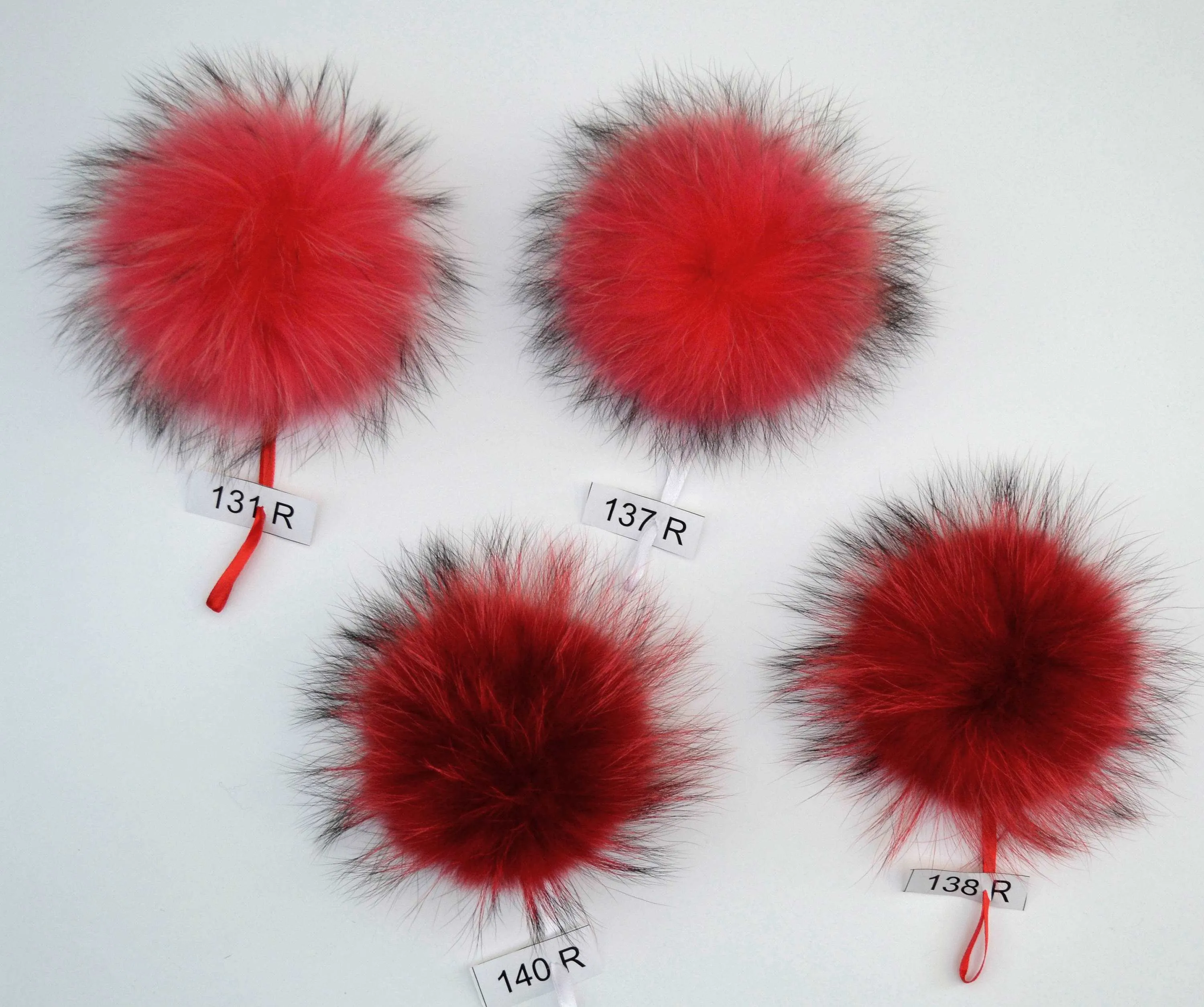 8,5" POM POM! Large Pom Poms, Fur Pom Pom for Hat, Fur Pompom, Fur Ball, Bag Charm, Pompom, Fur Pom, Knit Hat, Real Fur, Raccoon Fur, Red