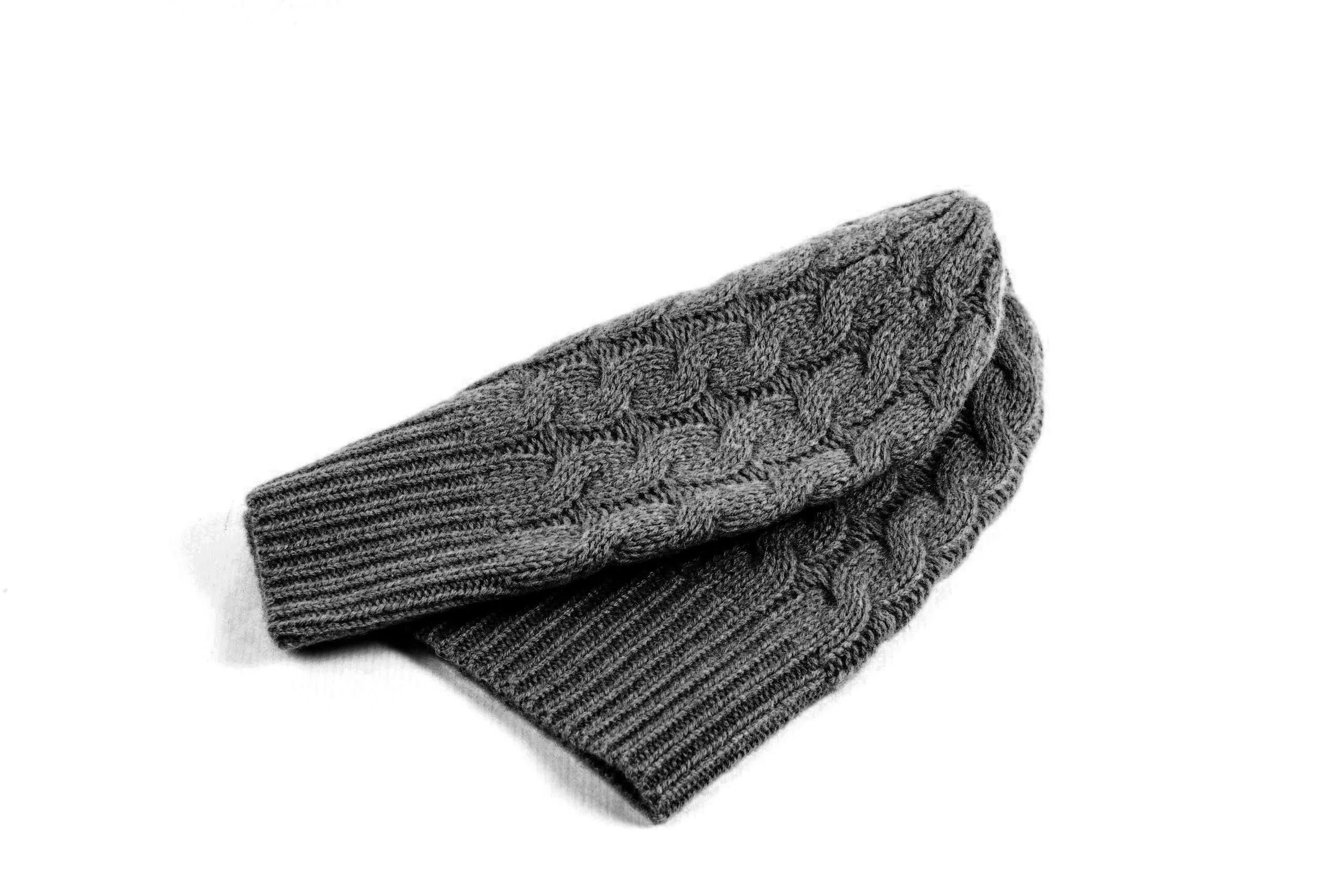 Cashmere Cable Cap