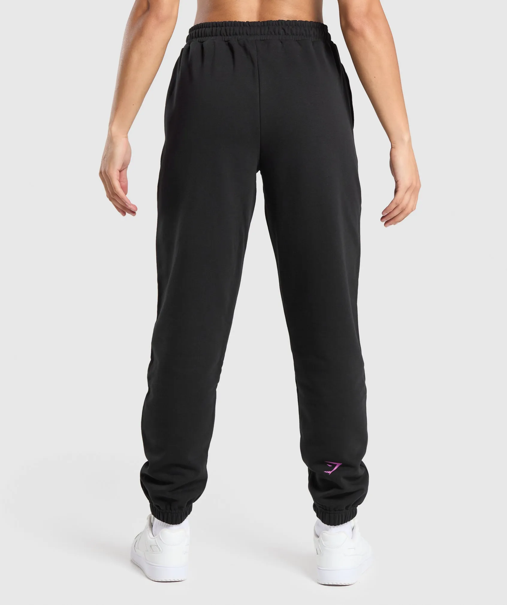 Gymshark Strong Women Joggers - Black