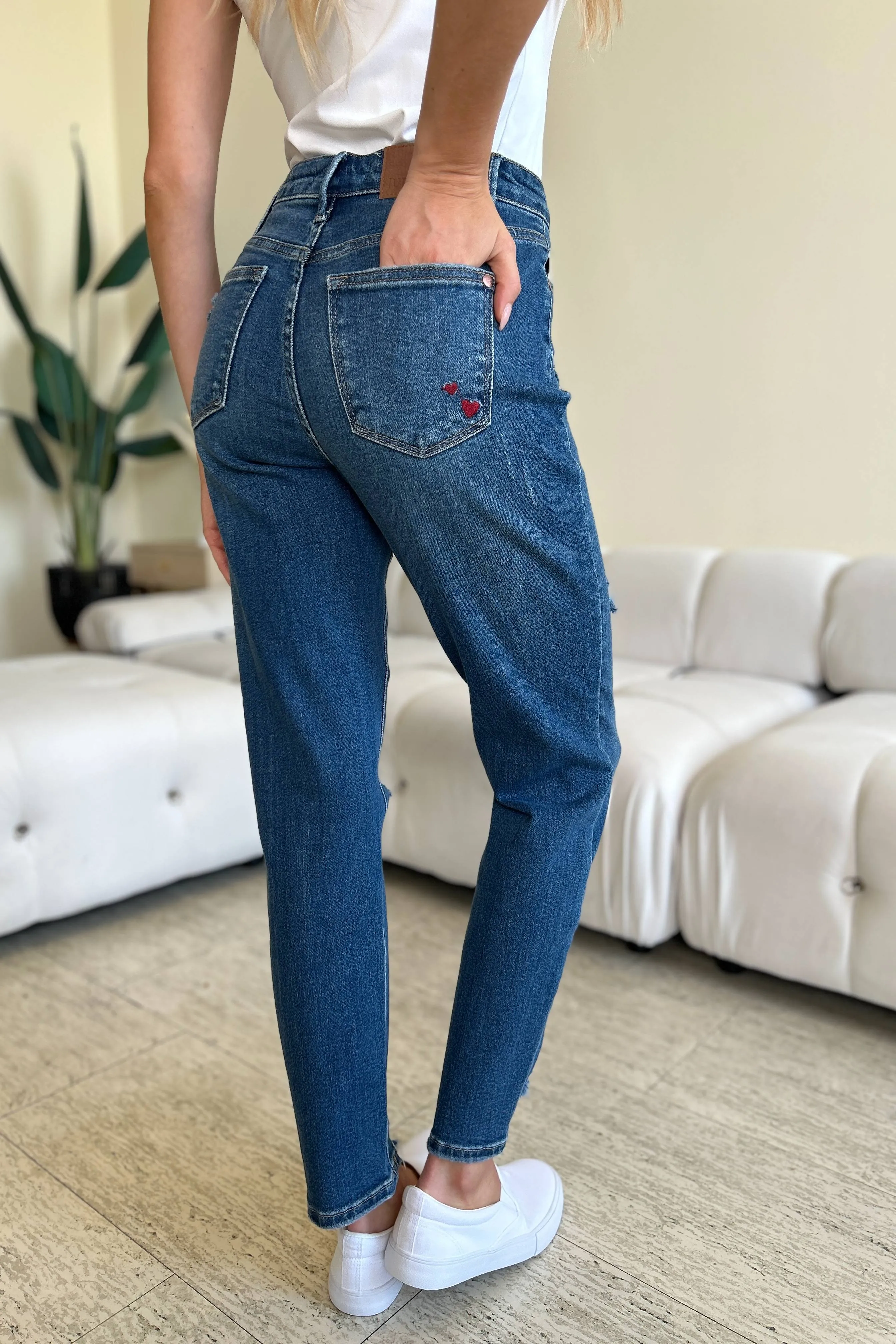 Judy Blue Queen Of Hearts Coin Pocket BF Jeans [Online Exclusive]