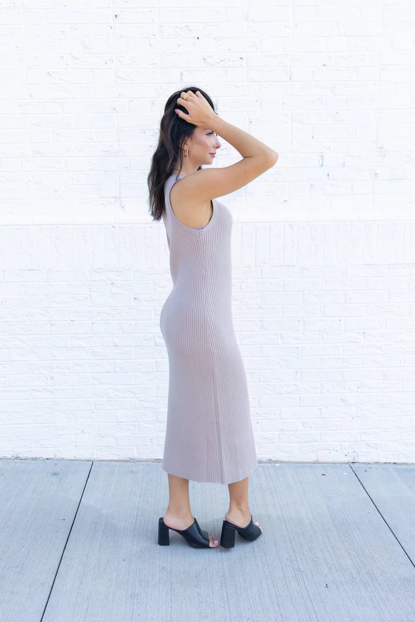 LUCY SLEEVELESS DRESS