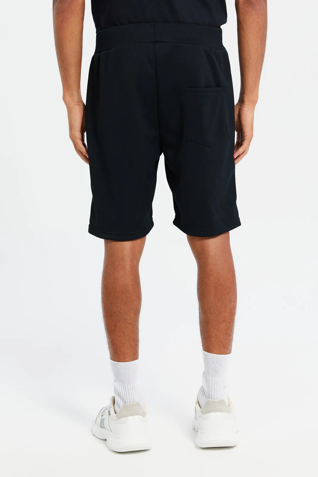 Men Black Mid Rise Tech Shorts With Zip Pockets