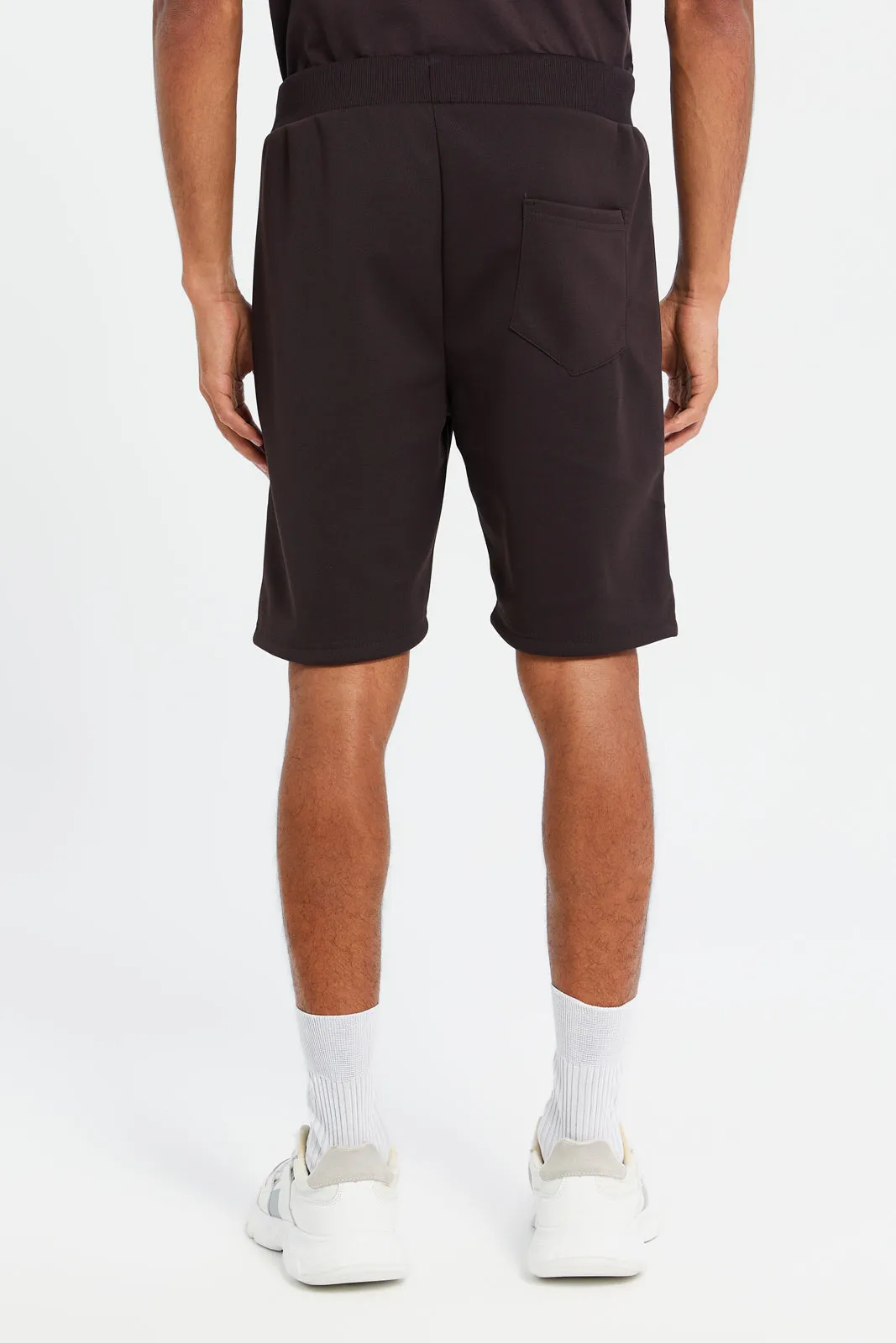 Men Burgundy Mid-Rise Tech Shorts With Zip Pockets