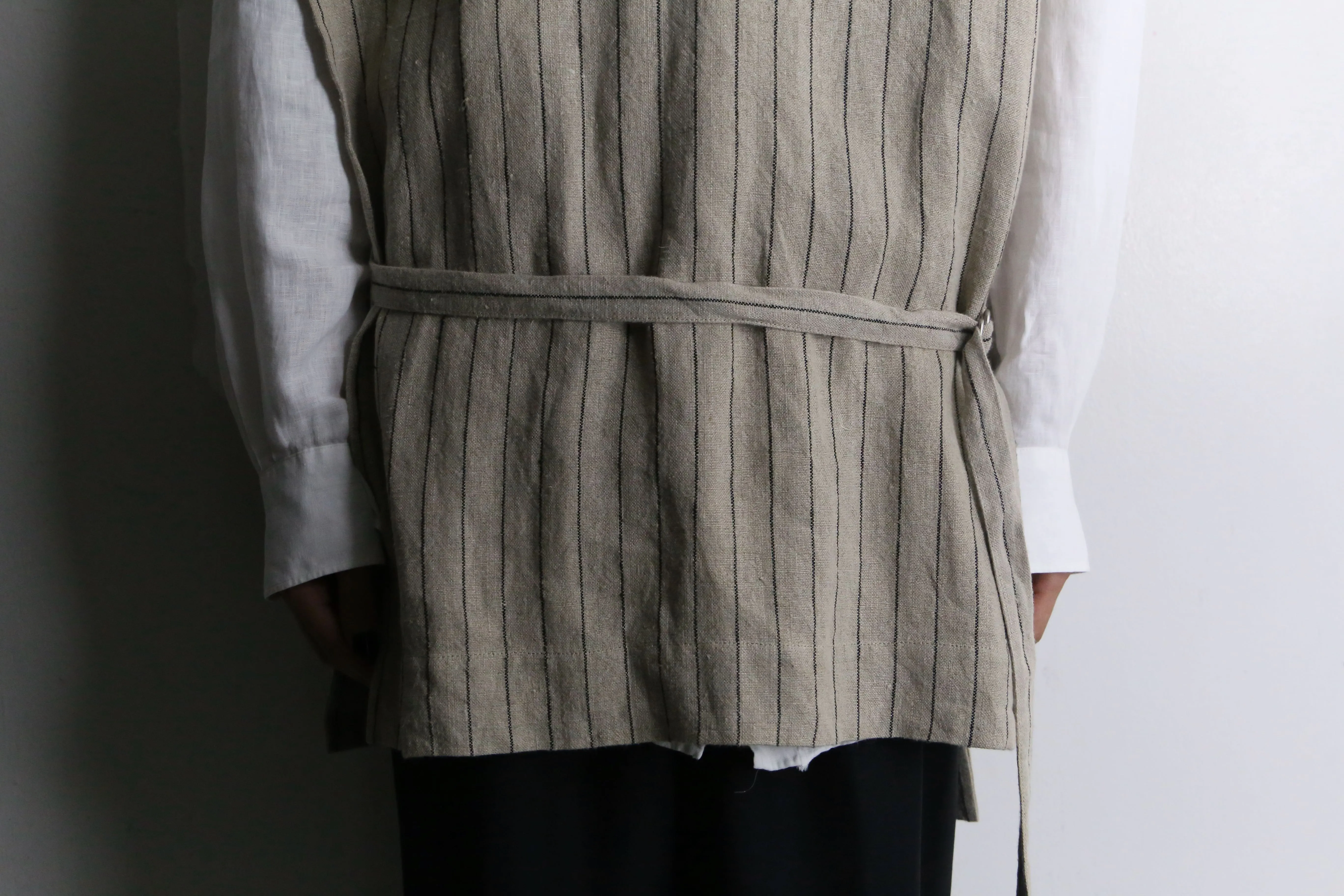 stripe pattern V neck linen gilet