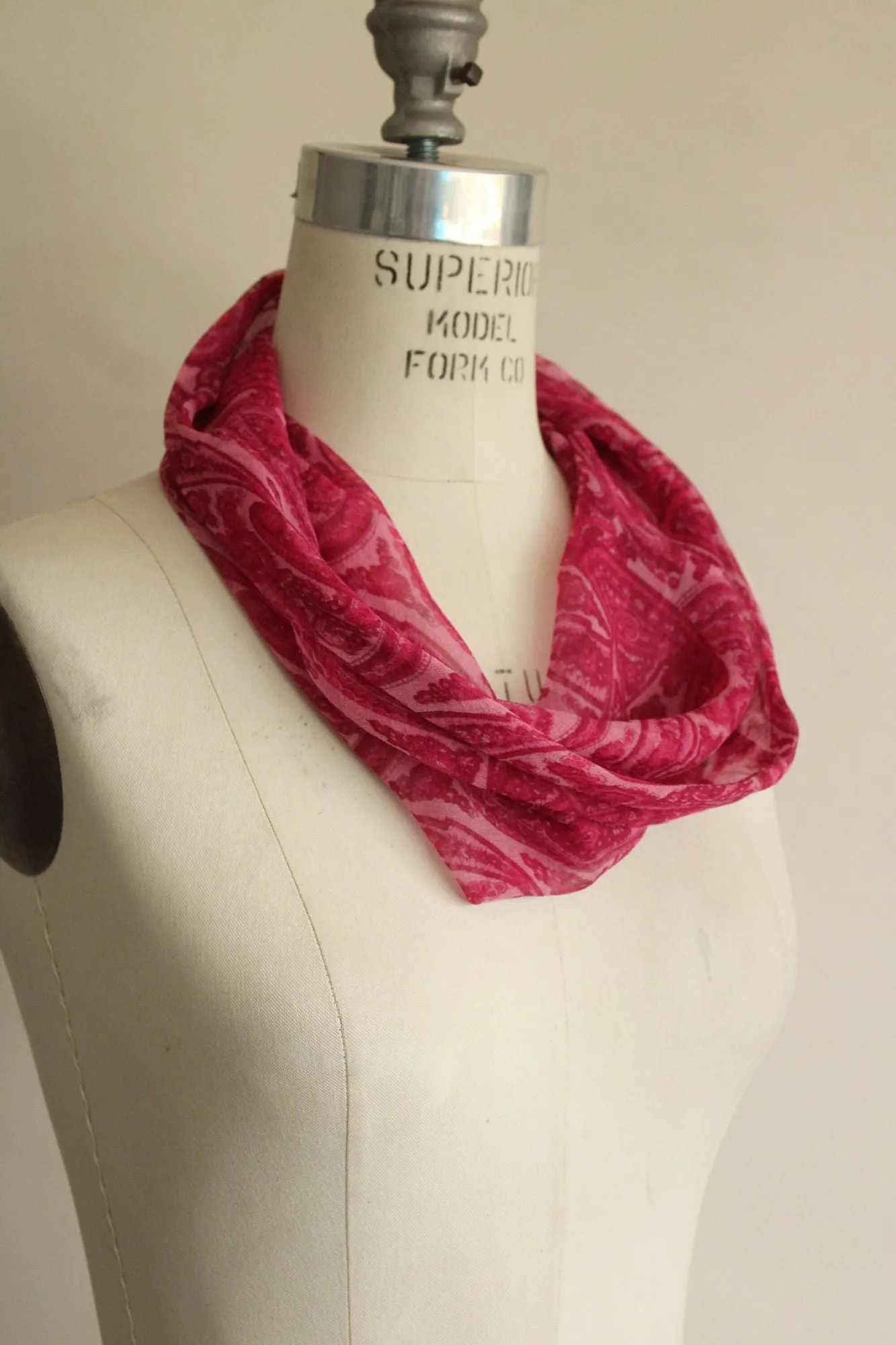 Vintage 1970s Glentex Silk Pink Paisley Infinity Scarf