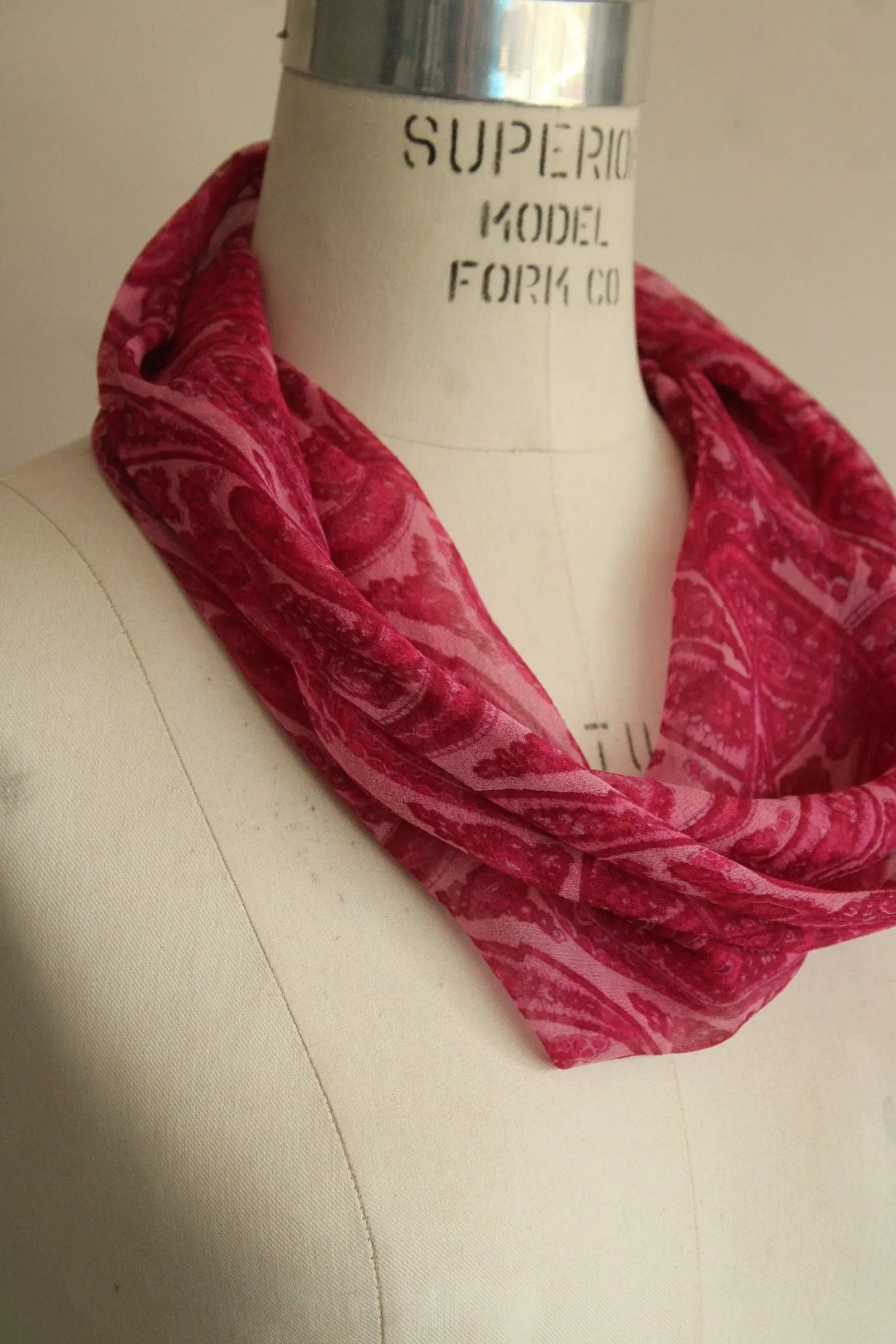 Vintage 1970s Glentex Silk Pink Paisley Infinity Scarf