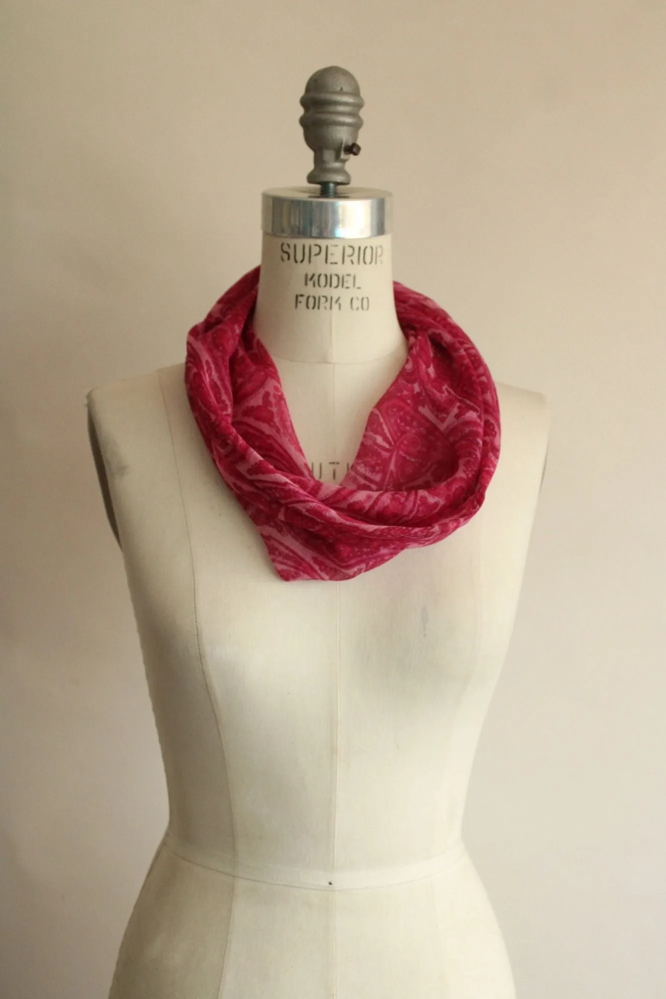 Vintage 1970s Glentex Silk Pink Paisley Infinity Scarf