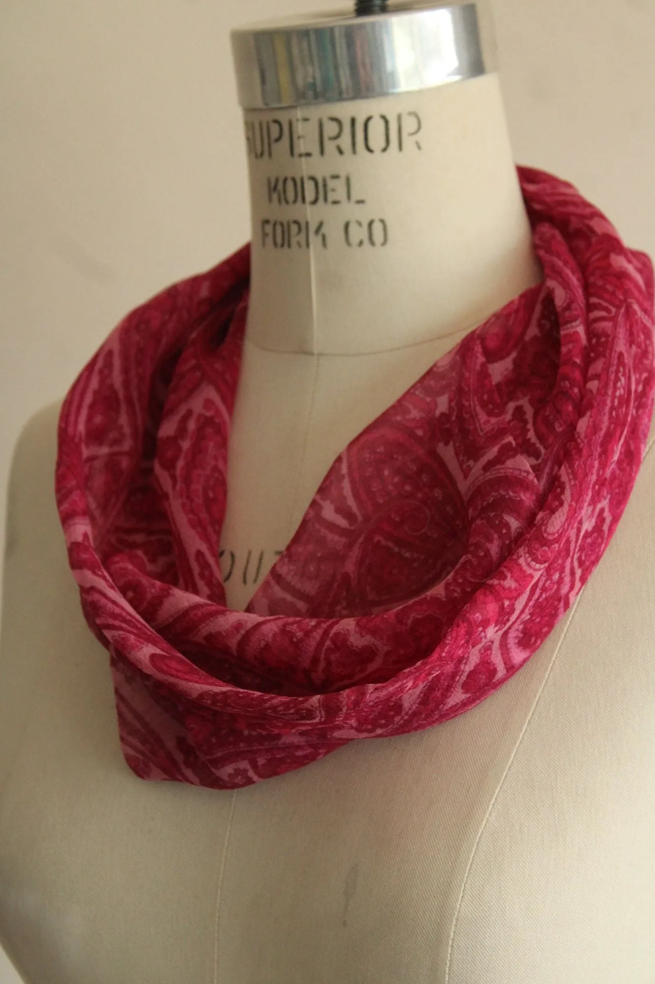 Vintage 1970s Glentex Silk Pink Paisley Infinity Scarf